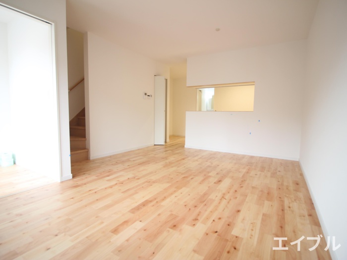 居室・リビング　※他の部屋の写真です。