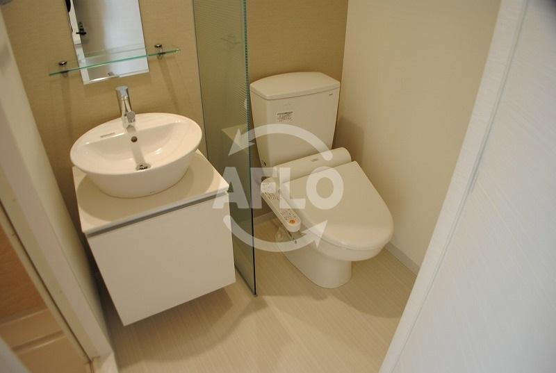 トイレ　アーバンパーク難波　おしゃれな洗面台