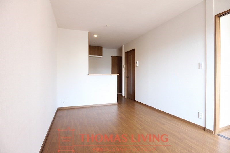 居室・リビング　実際の写真を準備中の為、同じ建物の別室写真です。参考下さい。