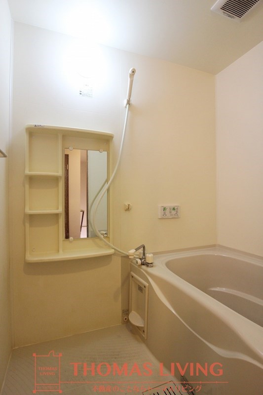 バス・シャワールーム　実際の写真を準備中の為、同じ建物の別室写真です。参考下さい。