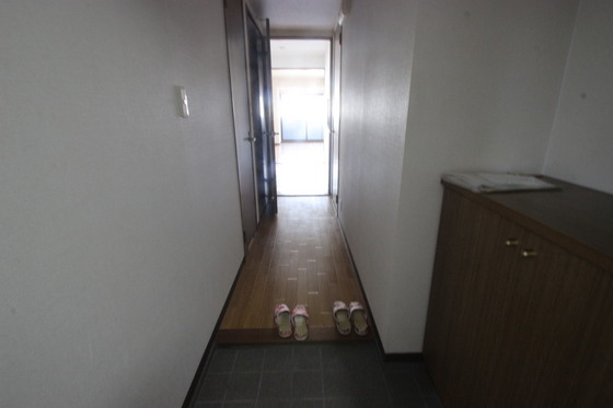 玄関　※別号室の写真です。