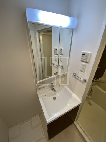 洗面設備　スプランディッド淀屋橋DUE　独立洗面化粧台