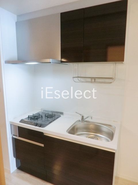 キッチン　２口コンロ付きのシステムキッチンです。