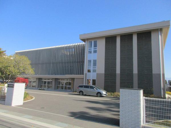 中学校　長野市櫻ヶ岡中学校（中学校）まで280m