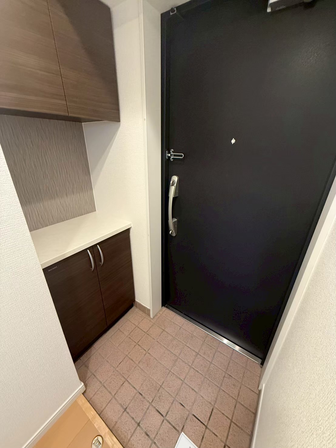 玄関　※写真は別部屋参考画です。