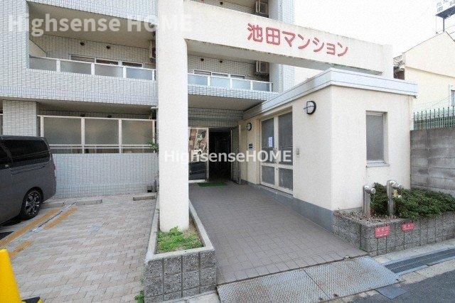 エントランス　落ち着いたエントランスです