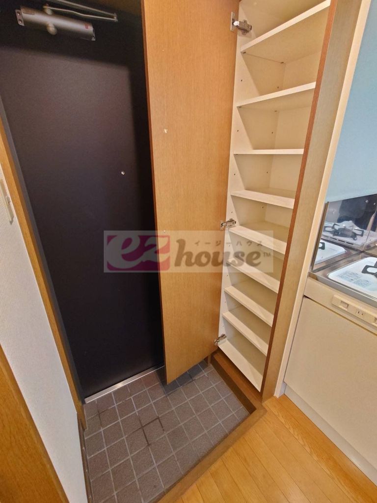 玄関　別部屋の参考写真です