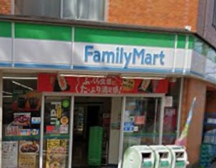 コンビニ　ファミリーマート 下丸子駅南店（コンビニ）まで118m