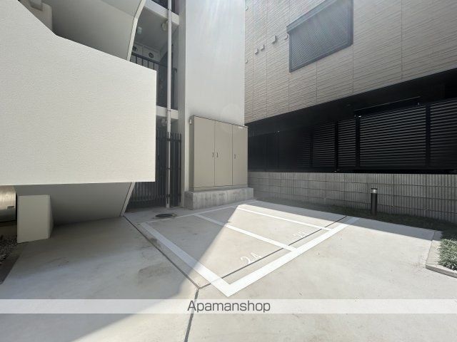 駐車場　駐車場