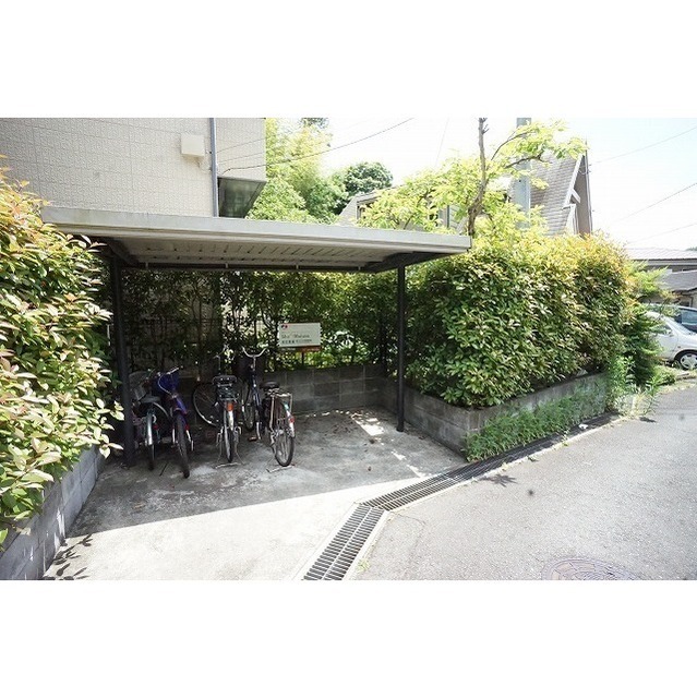 その他共有部分　無料駐輪場があります♪