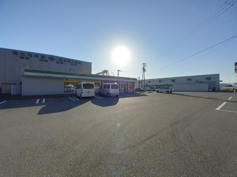 コンビニ　ファミリーマート 五台山タナスカ店（コンビニ）まで196m