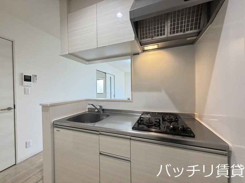 キッチン　同シリーズの別号室の画像。現況優先