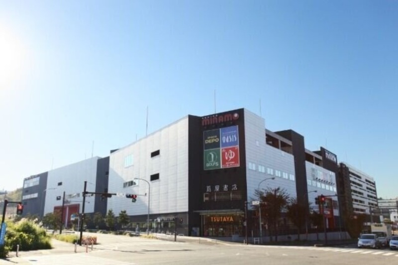 ショッピングセンター　港北みなも（ショッピングセンター）まで340m