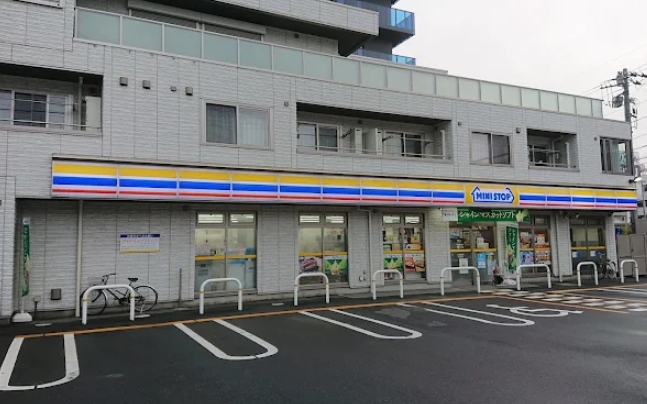 コンビニ　ミニストップ東川口3丁目店（コンビニ）まで232m