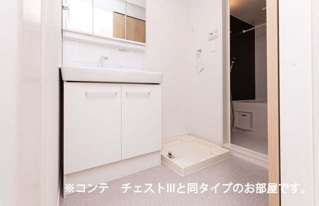 洗面設備　コンパクトで使いやすい洗面所