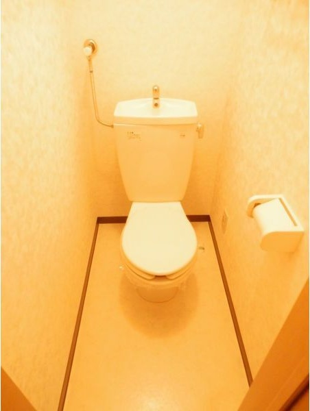 エヴァンス四番館のトイレ写真