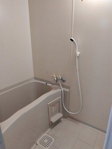 バス・シャワールーム　別タイプのお部屋の写真です
