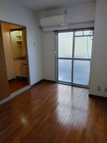 居室・リビング　別タイプのお部屋の写真です