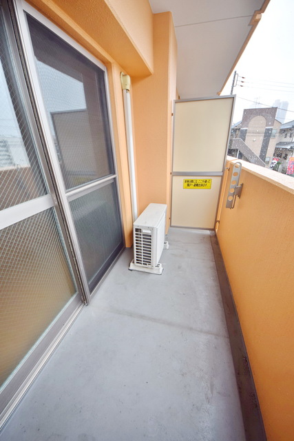 バルコニー　～今日は朝からお洗濯～