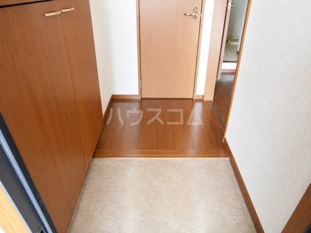プティヴィラージュIIの玄関写真