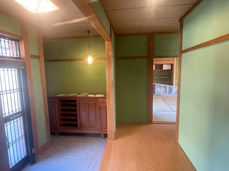 京月町貸家の玄関写真