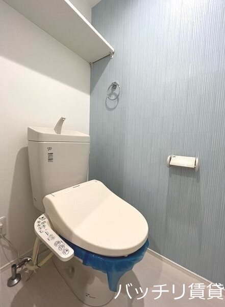 地下鉄名港線 六番町駅 徒歩9分 2階建 築10年のトイレ写真