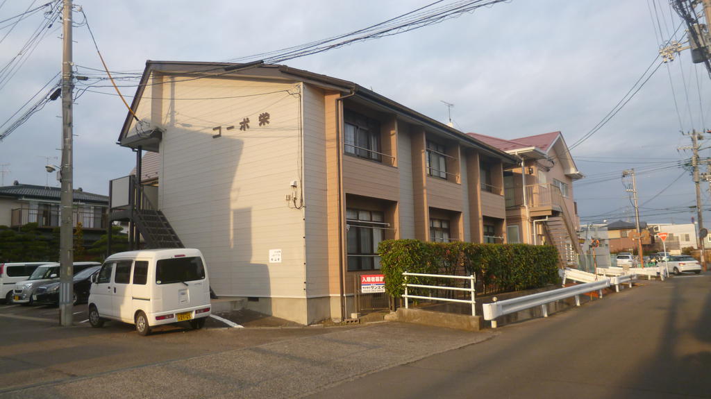 多賀城市桜木のアパートの建物外観