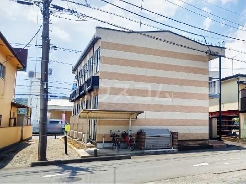 愛甲郡愛川町中津のアパートの建物外観