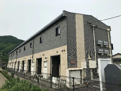 レオパレス観音寺の建物外観