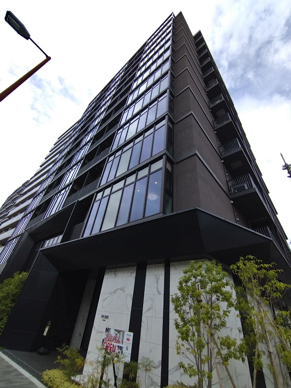 THE　HIGH　HORIEの建物外観