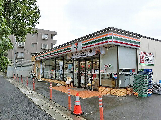 【オークヒルズ宮ノ下のコンビニ】