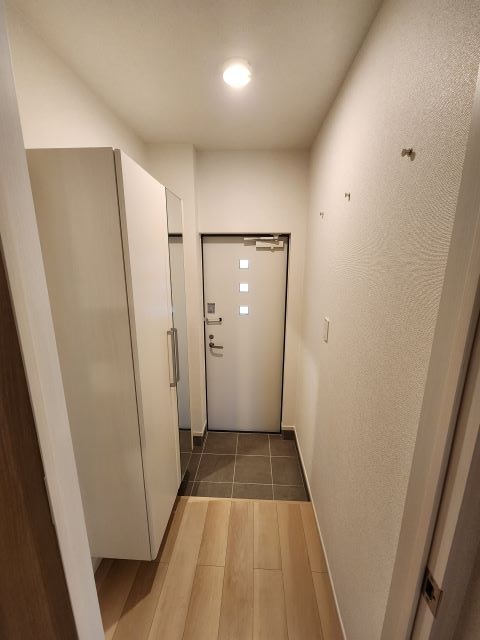 玄関　101号室の写真を掲載しております