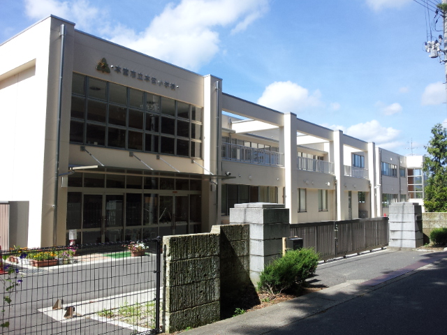 小学校　本宮市立本宮小学校（小学校）まで1060m