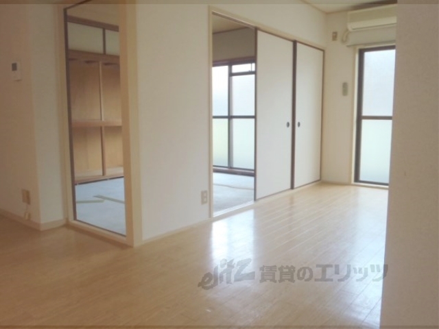 居室・リビング　リビング