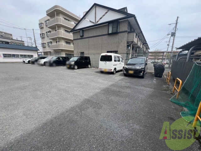 【仙台市宮城野区福室のアパートの駐車場】