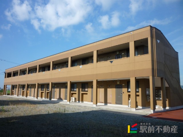 小城市三日月町樋口のアパートの建物外観