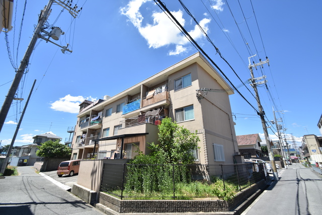 日の出マンションの建物外観