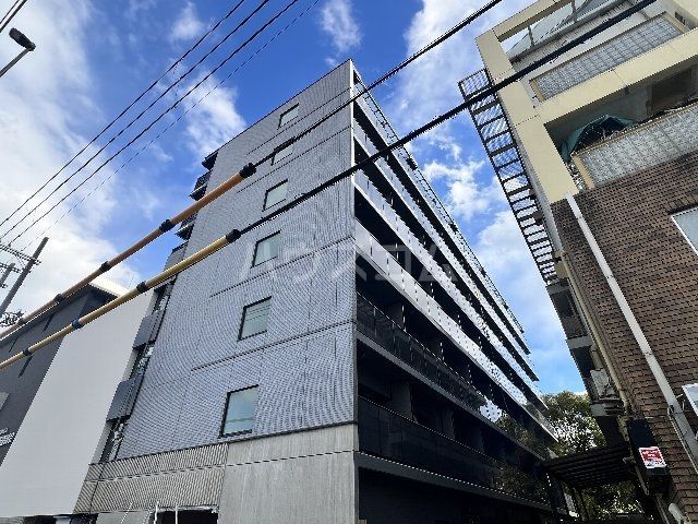 【ブランシエスタ西京極の建物外観】