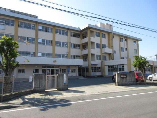 【プランドールＡの小学校】