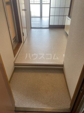 【葛飾区青戸のマンションの玄関】