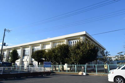 中学校　平塚市立大野中学校（中学校）まで282m