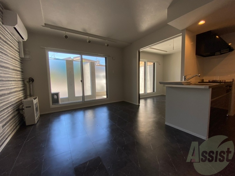 居室・リビング　広くてキレイなお部屋が広がっていて、充実した生活が送れそう。