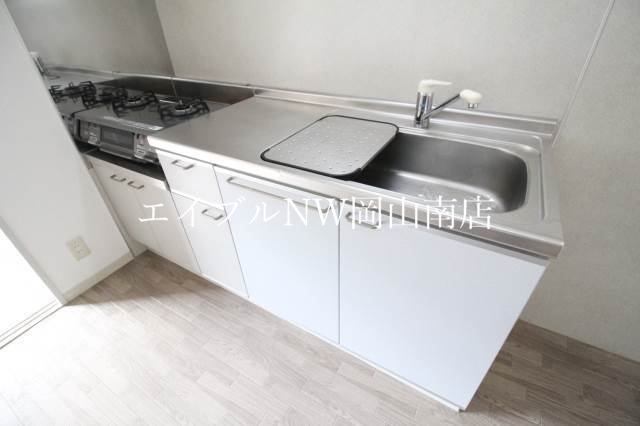 キッチン　同物件別部屋の写真です