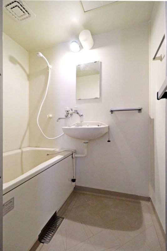 バス・シャワールーム　図面と現状に相違がある場合には現状を優先