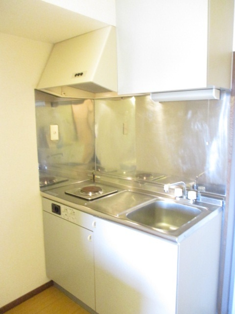 キッチン　電気コンロ付きのキッチン