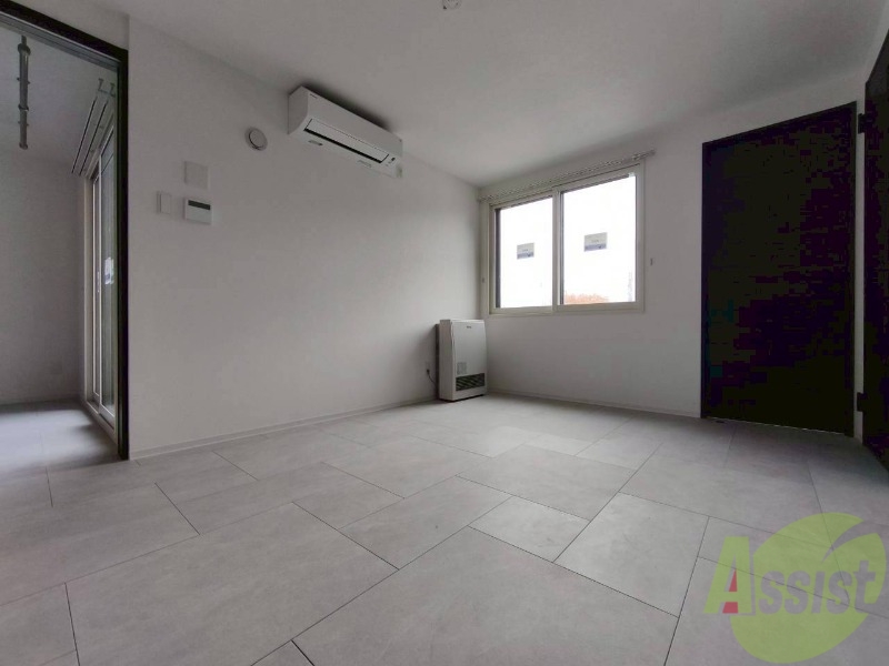 居室・リビング　白を基調とした明るい印象のお部屋になっています！