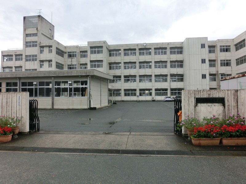 中学校　福崎町立福崎西中学校（中学校）まで1958m
