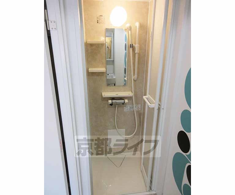 バス・シャワールーム　綺麗なシャワールームです！