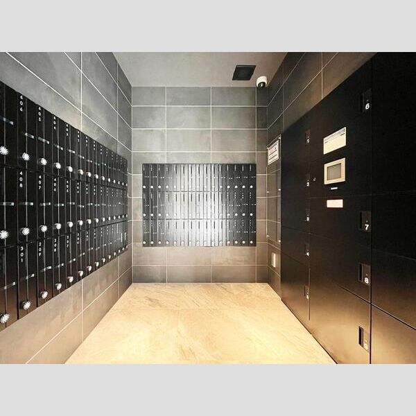 エントランス　ゆとりのあるエントランスです