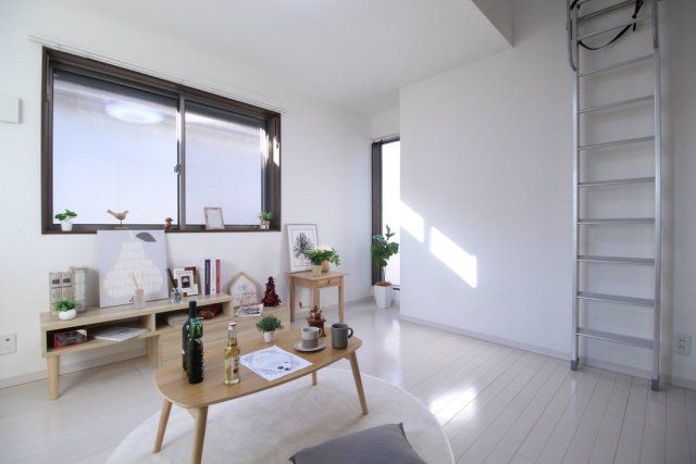 居室・リビング　家具、小物はイメージです